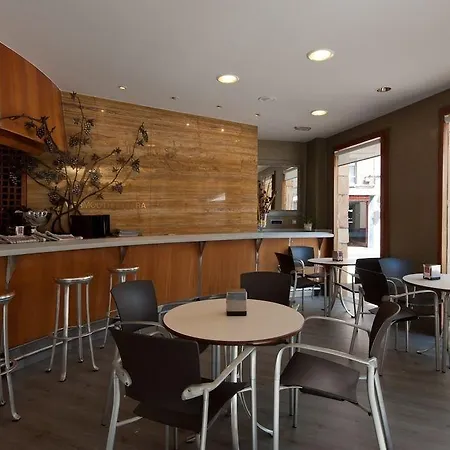 Vetusta Hotel 3*