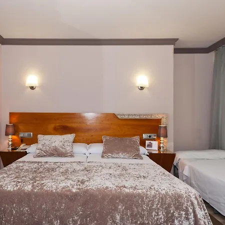 Szálloda Vetusta Oviedo