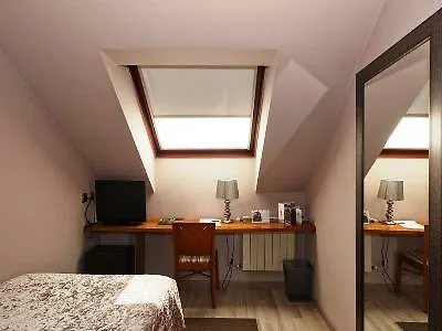 Szálloda Vetusta Oviedo