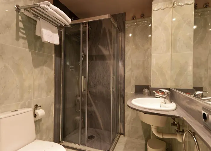 Szálloda Vetusta Oviedo